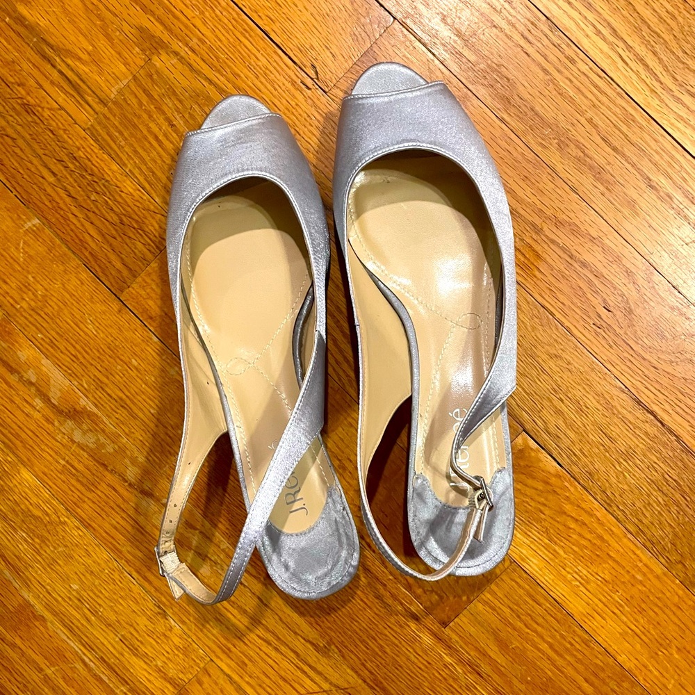 J.Renee Silver Metallic Kitten Heal Shoe Size 12M